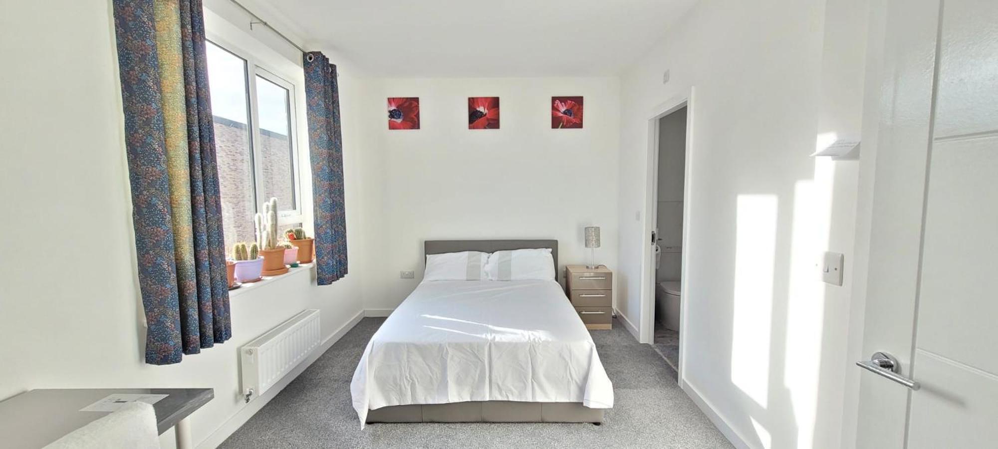 Spacious Double With Private Bathroom *